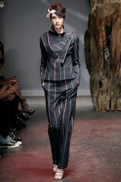 Look 24